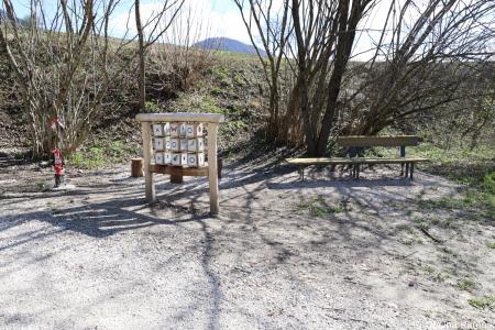 Načrtno in predrzno uničevanje opreme na novi kolesarski povezavi Kamnik–Godič (13)